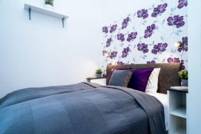 Modern Intimate Studio in the center